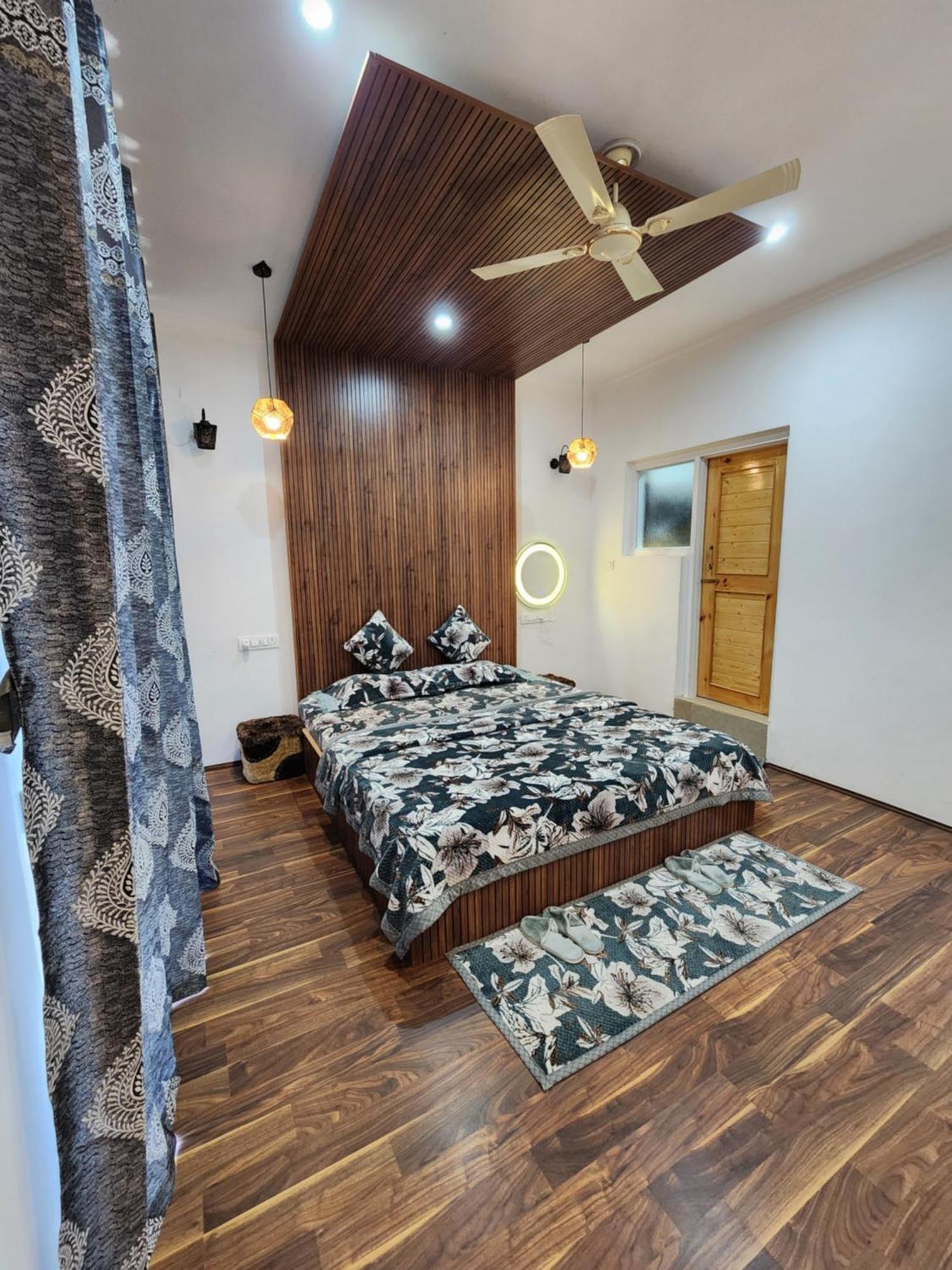 Serenity Inn Home Stay Сринагар Экстерьер фото