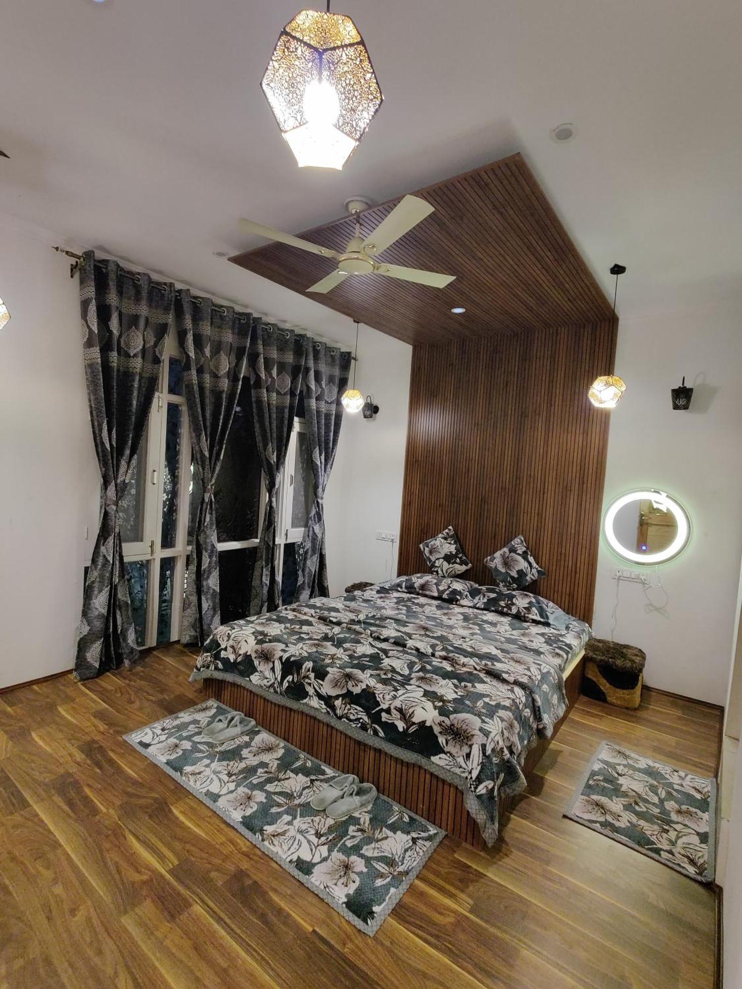 Serenity Inn Home Stay Сринагар Экстерьер фото
