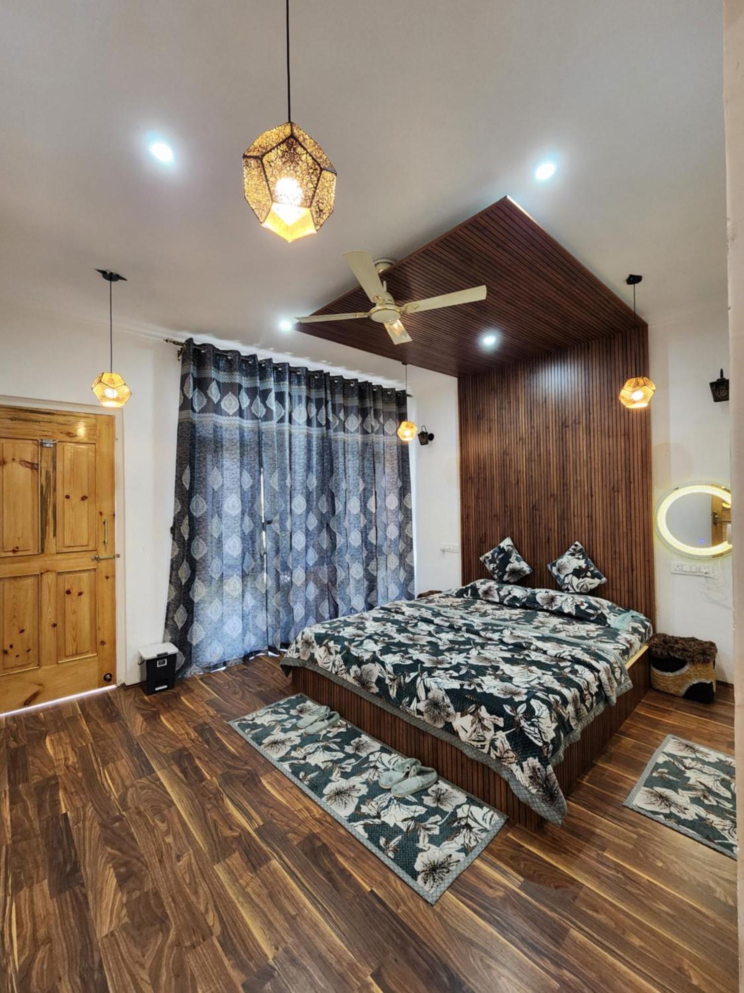 Serenity Inn Home Stay Сринагар Экстерьер фото