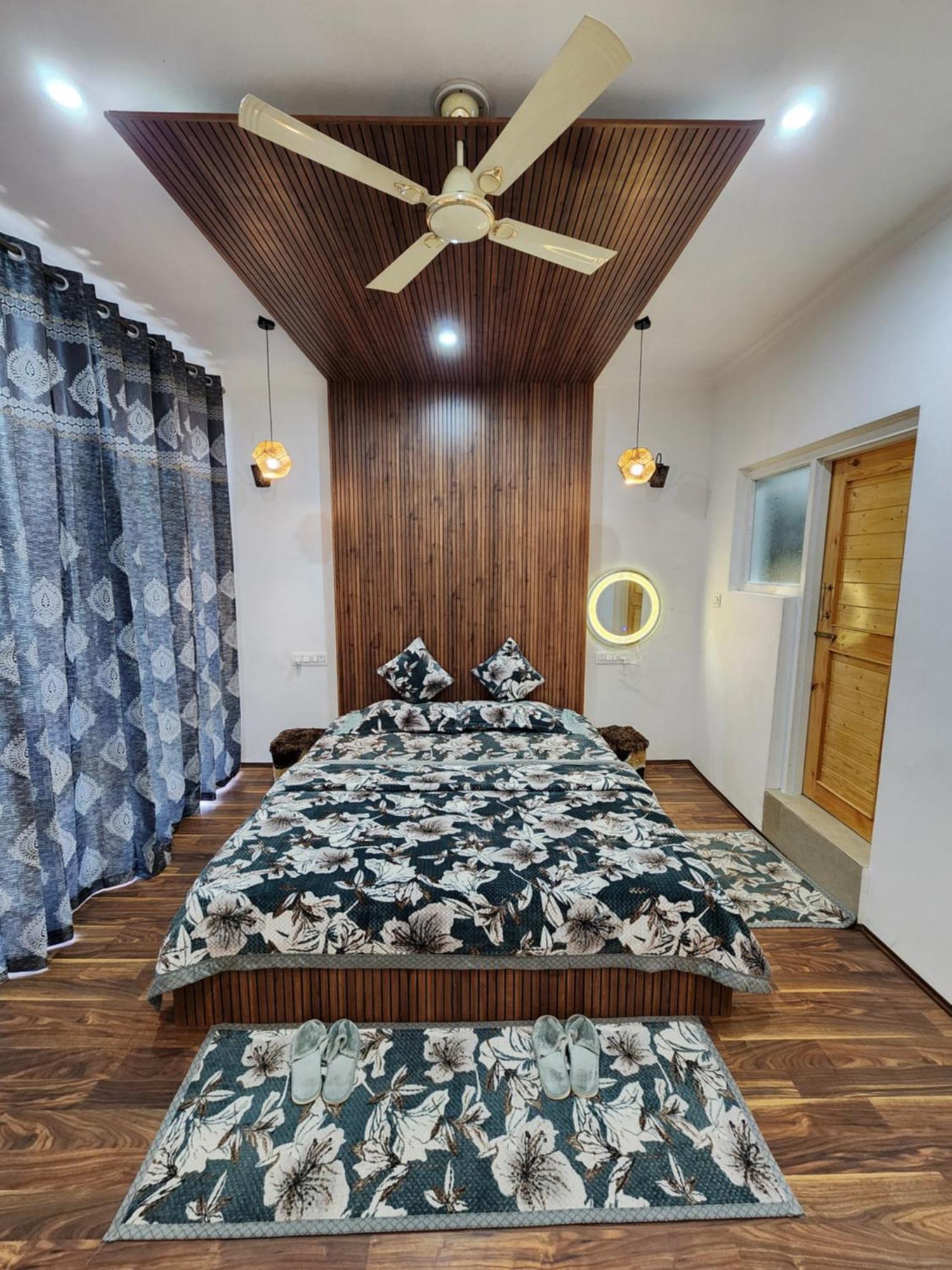 Serenity Inn Home Stay Сринагар Экстерьер фото