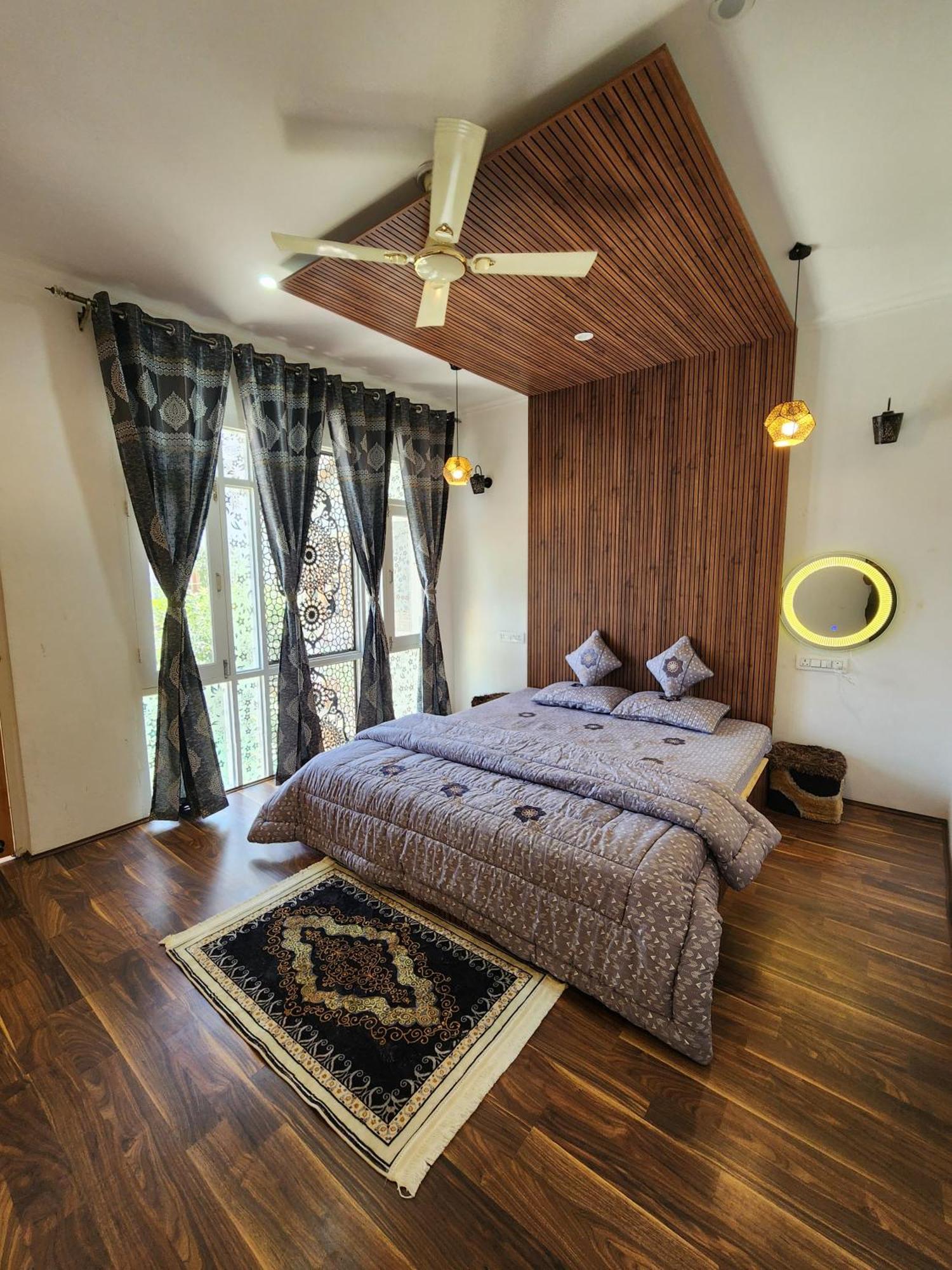 Serenity Inn Home Stay Сринагар Экстерьер фото